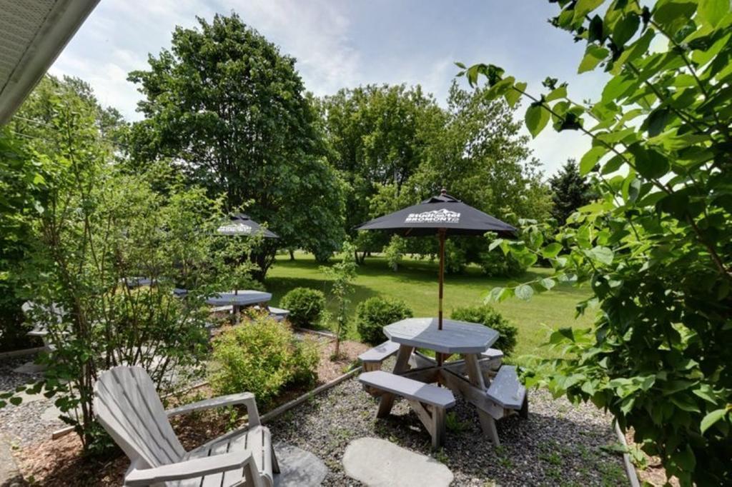 Studiotel Bromont Exteriör bild